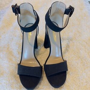 New dream pairs size 9 Black Women's Heels